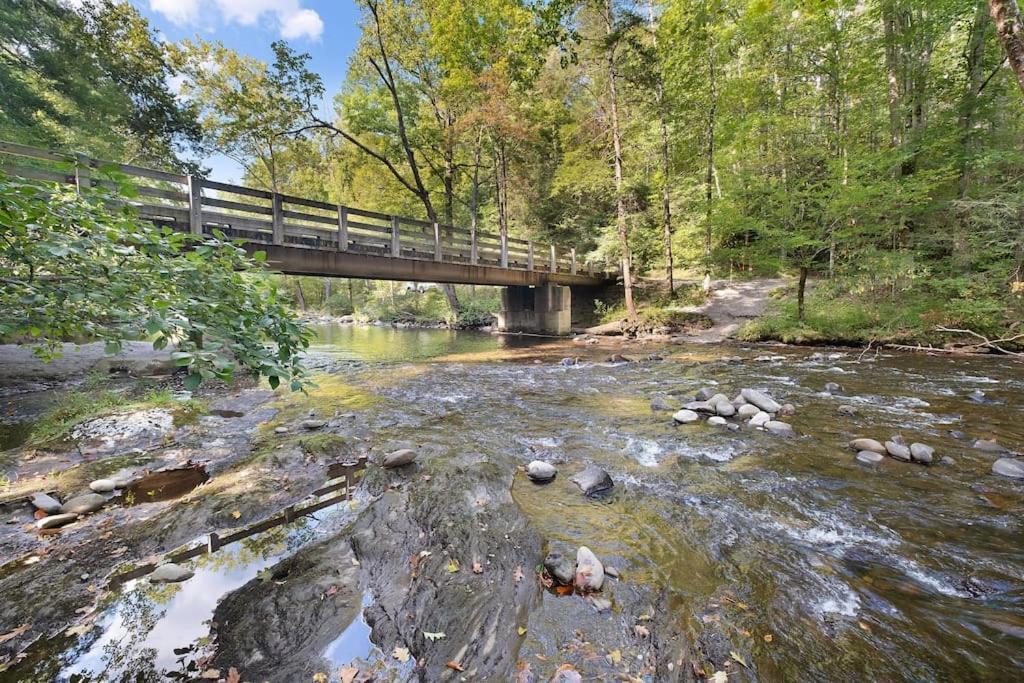Private Smoky Mountain Luxury Log Home With 2 Fireplaces, Hot Tub & Community Pool Sevierville Kültér fotó